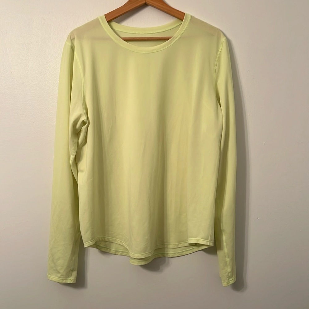 Ultra Light Lululemon Long Sleeve Athletic T-shirt